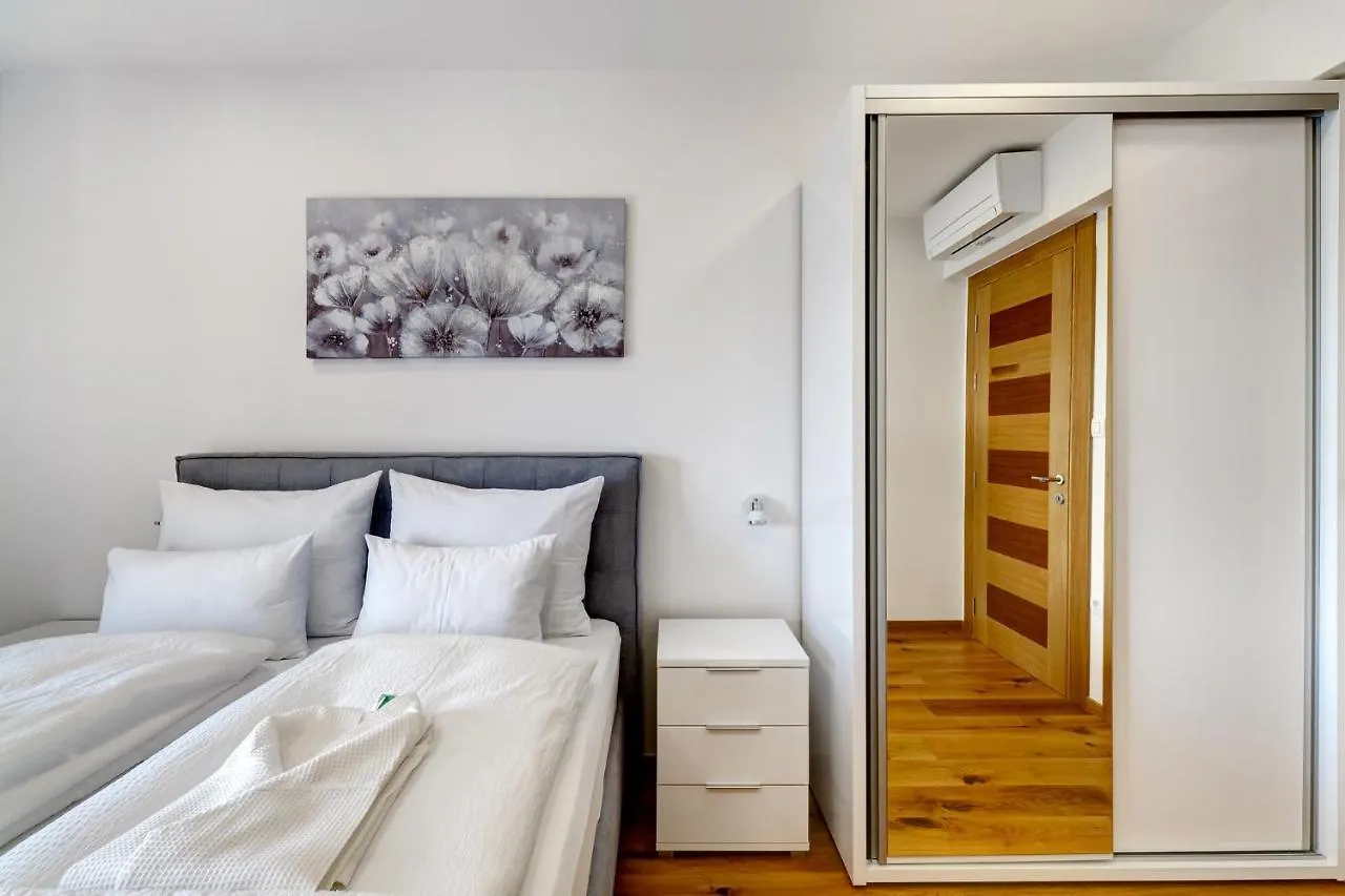 Villa Zara Dramalj 0*,  Croatia